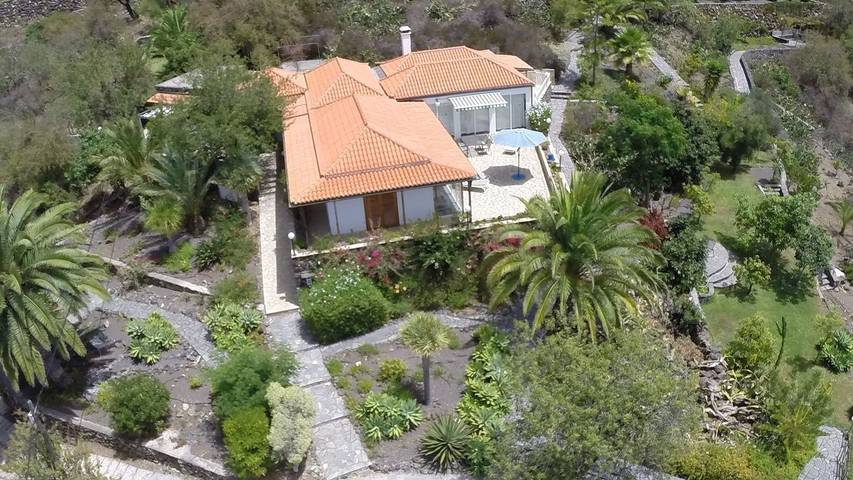 Chalet para 6 personas, con balcón además de jardín y piscina en La Palma - 2