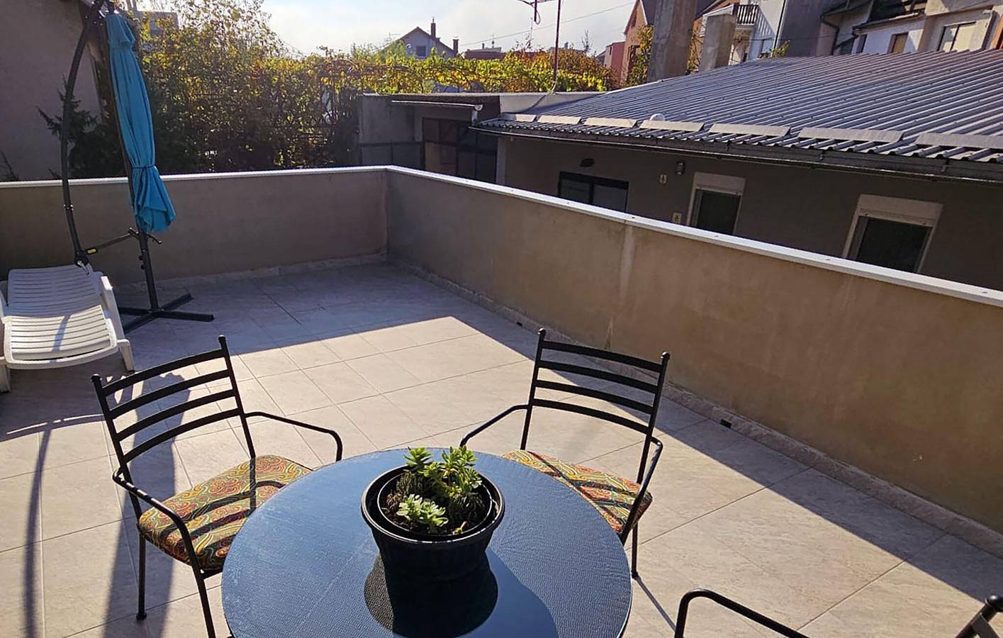 Geräumige 2-Zimmer-Wohnung mit WLAN, Terrasse und Parkplatz in Zagreb, Zagreb und Umgebung