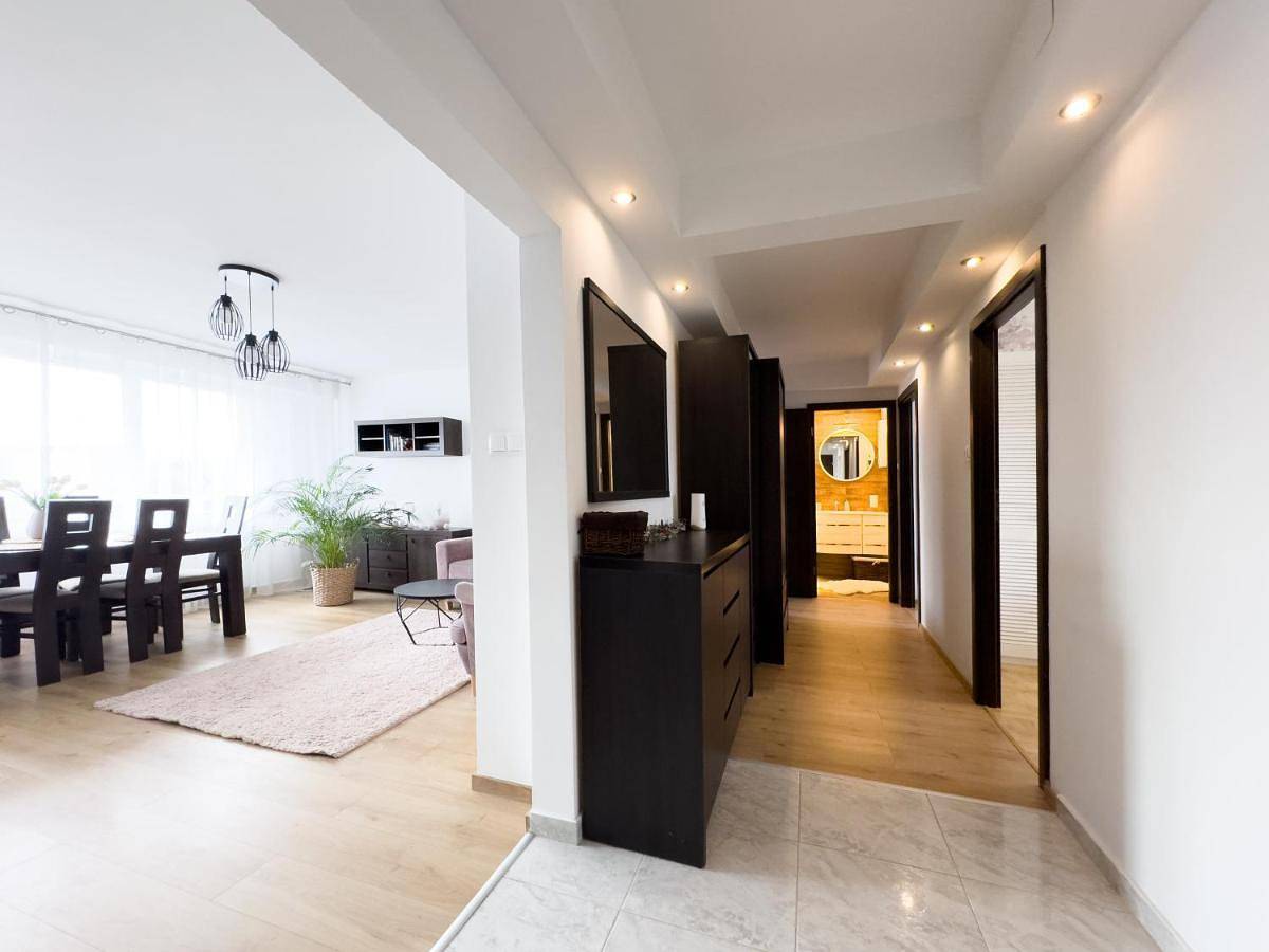 Cały apartament, Three-Bedroom Apartment in Sanok, Karpaty (Polska)