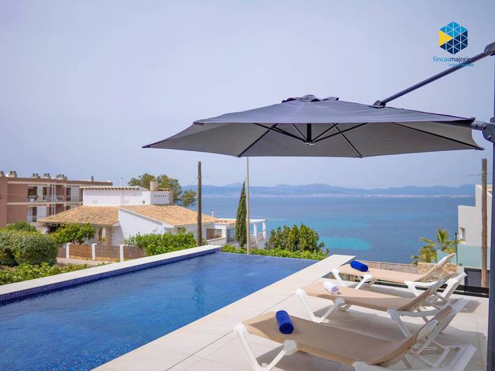 Villa moderna con piscina privada, jacuzzi, aire acondicionado y parking seguro in Cala Blava, Lluchmayor