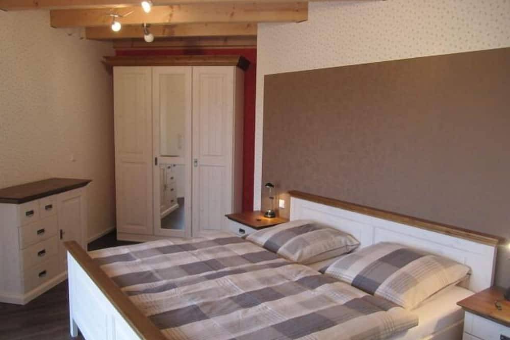 Gemütiches Landhaus \"Roter Milan\" mit fantastischer Ausschicht in Irmenach, Bernkastel-Kues & Umgebung
