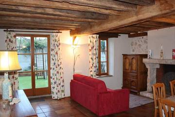 Gîte pour 4 personnes, avec jardin dans Valencisse