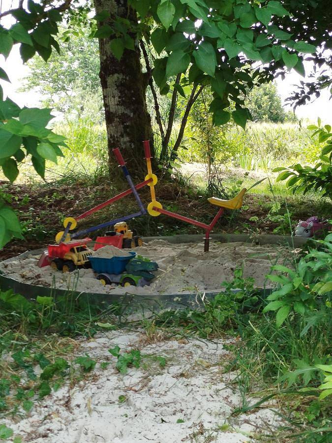 Gîte pour 2 personnes, avec Terrasse ainsi que Jardin et Vue à Agonac - 4