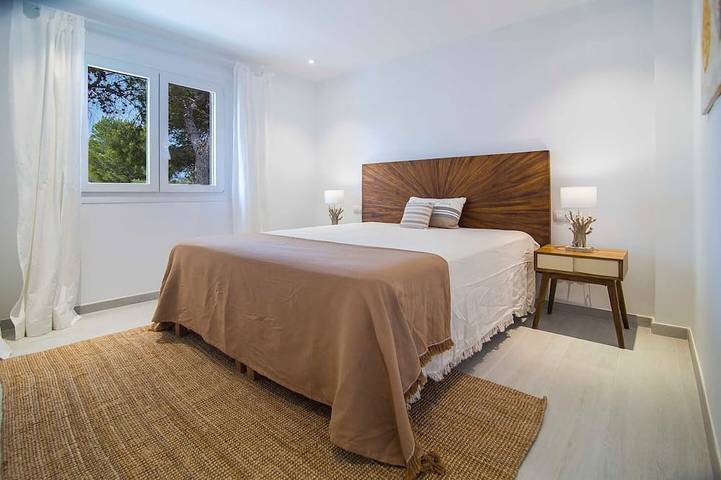 Neue Ferienvilla, 5 ★ Lage, Strand zu Fuß in El Toro, Calvià