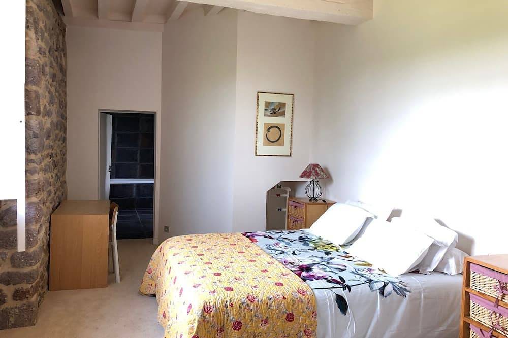 Manoir du 17ème siècle, rénovation contemporaine, piscine abritée chauffée in Clécy, Région de Caen