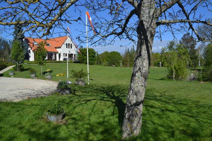 Maison d’hôte pour 3 personnes, avec jacuzzi et terrasse ainsi que sauna et jardin, animaux acceptés