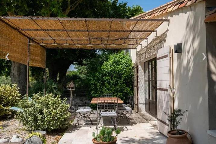 Location de vacances pour 5 personnes, avec jardin et piscine ainsi que vue et bassin pour enfant à Châteaurenard - 2
