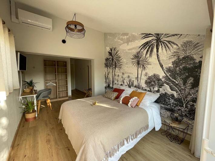 Location de vacances pour 2 personnes, avec piscine et jardin ainsi que terrasse et vue à Merville - 3