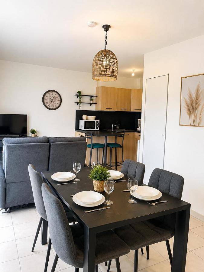 Gîte pour 4 personnes, avec vue et jardin à Saint-Planchers