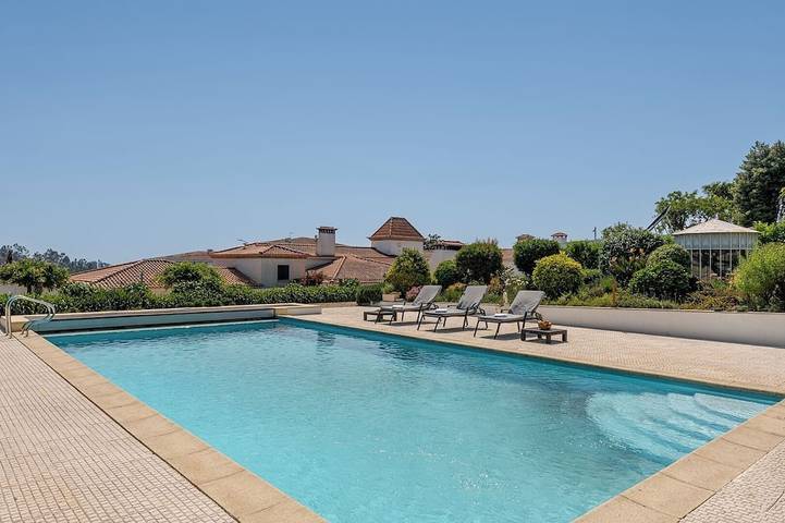 Casa de férias para 4 pessoas, com piscina e terraço e ainda jardim, com animais de estimação em Paredes