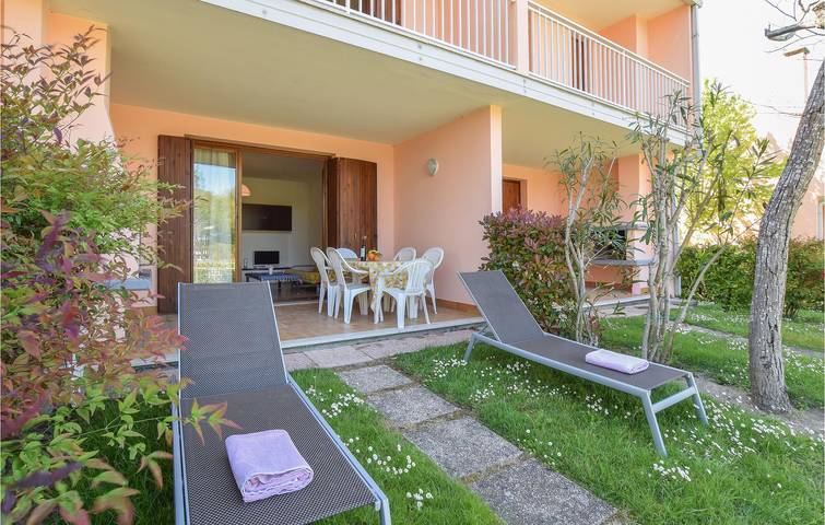 Ferienhaus für 8 Personen, mit Terrasse und Pool in Bibione - 2