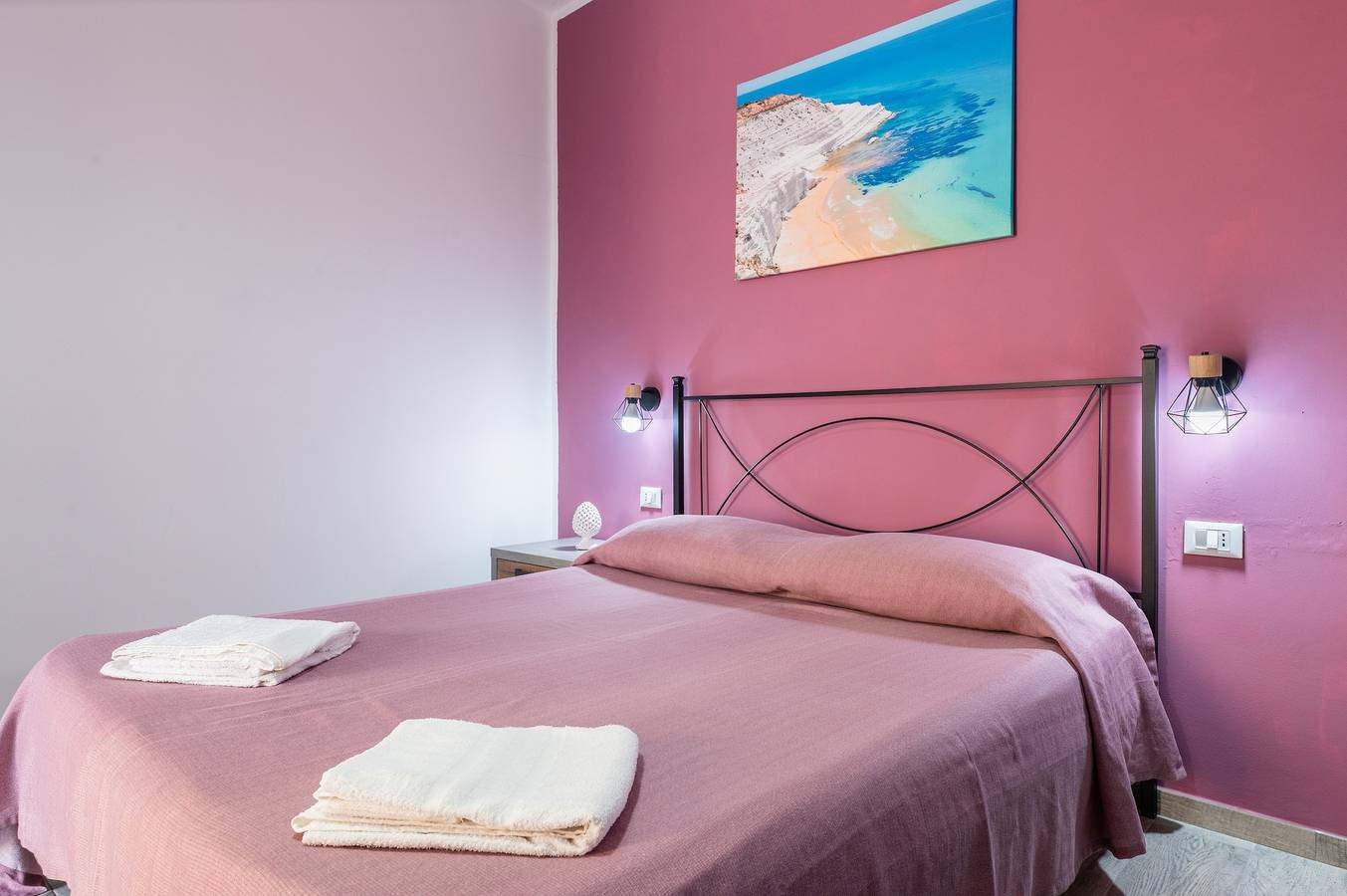 Camera 'Perla Marina - Scala Dei Turchi' con Balcone, Wi-Fi, Aria Condizionata e Cucina Condivisa in Realmonte, Provincia di Agrigento