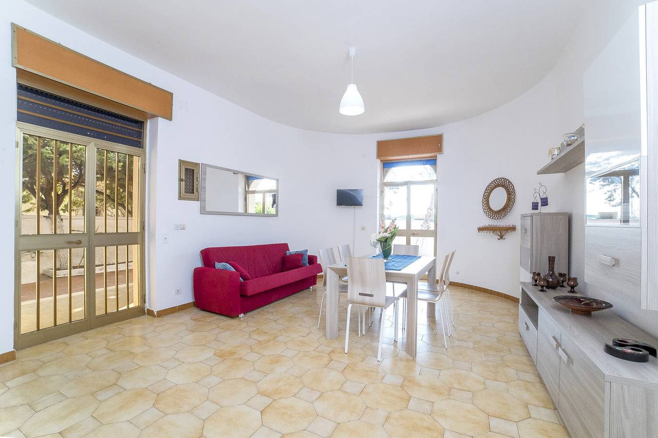 Villa Cristina a 50 mt dalla spiaggia Specchiarica di San Pietro in Bevagna in Specchiarica, Manduria