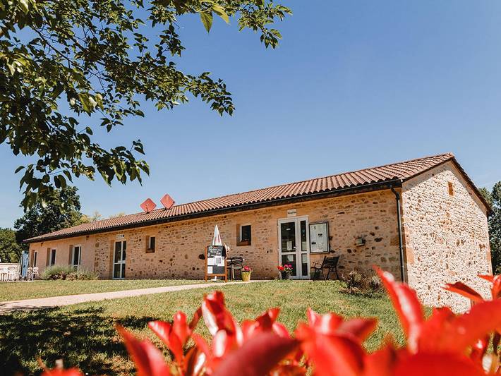 Gîte pour 4 personnes, avec Terrasse et Piscine