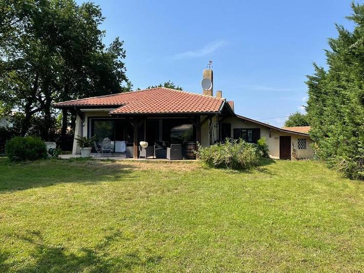 Villa pour 8 personnes, avec jardin et terrasse, animaux acceptés