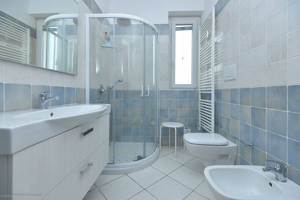 Leralora-Cherry House. Elegant villa with swimming pool, a stone's throw from the sea in Conversano, Region de Bari