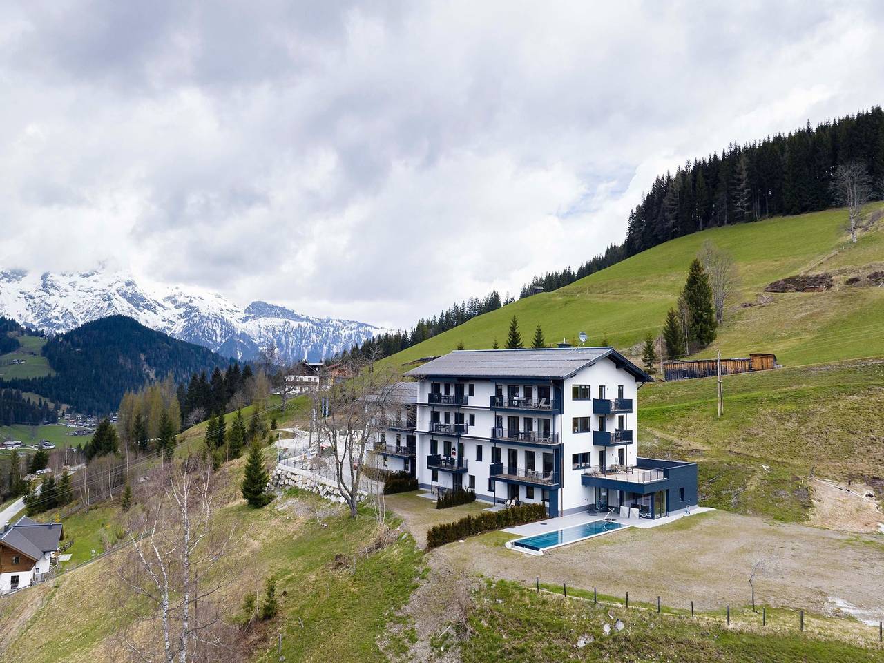 Ganze Wohnung, Majestic apartment with infinity pool in Sankt Martin am Tennengebirge, Tennengau