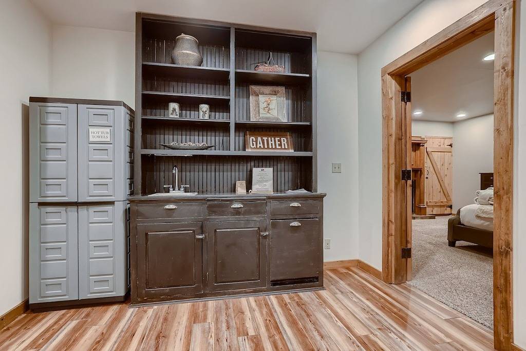 The River House Lodge: On Main Street, Pet-Friendly, Walk to Gondola, Shuttle in Arapaho and Roosevelt National Forests