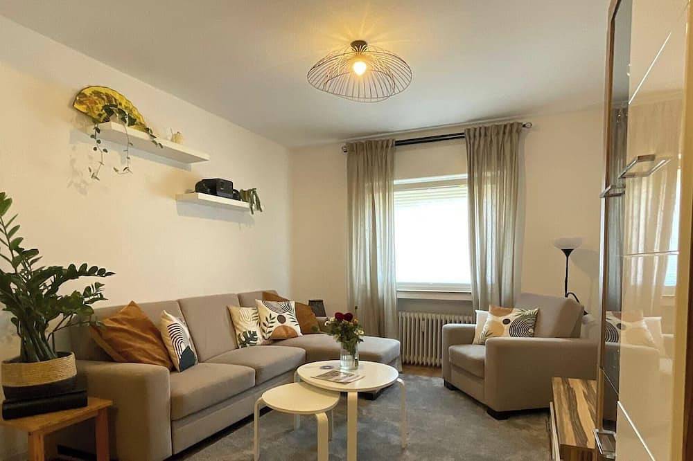 Ganze Wohnung, Geräumige 65m2 Wohnung • neue Einbauküche • optimale Anbindung  • mit Garten in Meerbusch, Niederrhein