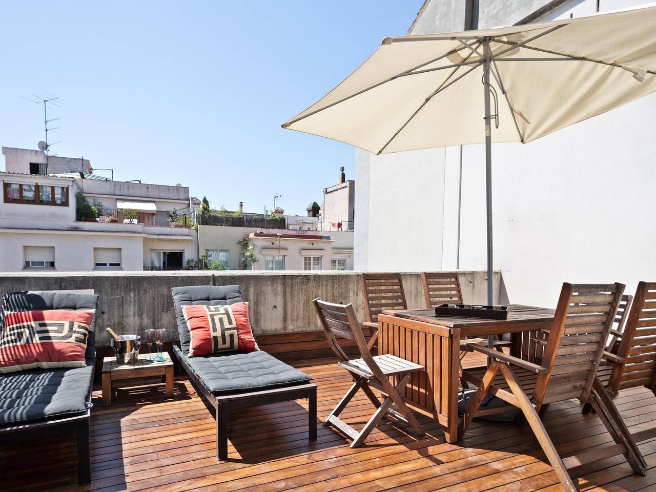 Ganze Ferienwohnung, Executive Wohnung met privé terras in Sarrià- Sant Gervasi in Barcelona Zentrum, Barcelona