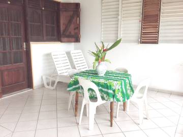 Gîte pour 4 personnes, avec balcon à Petit-Canal