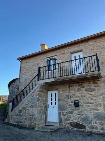 Casa rural para 10 personas, con Balcón y Terraza además de Jardín y Vistas en Comarca de Pontevedra