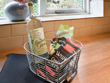 Log Cabin for 6 People in Powys, Mid-Wales, Photo 4