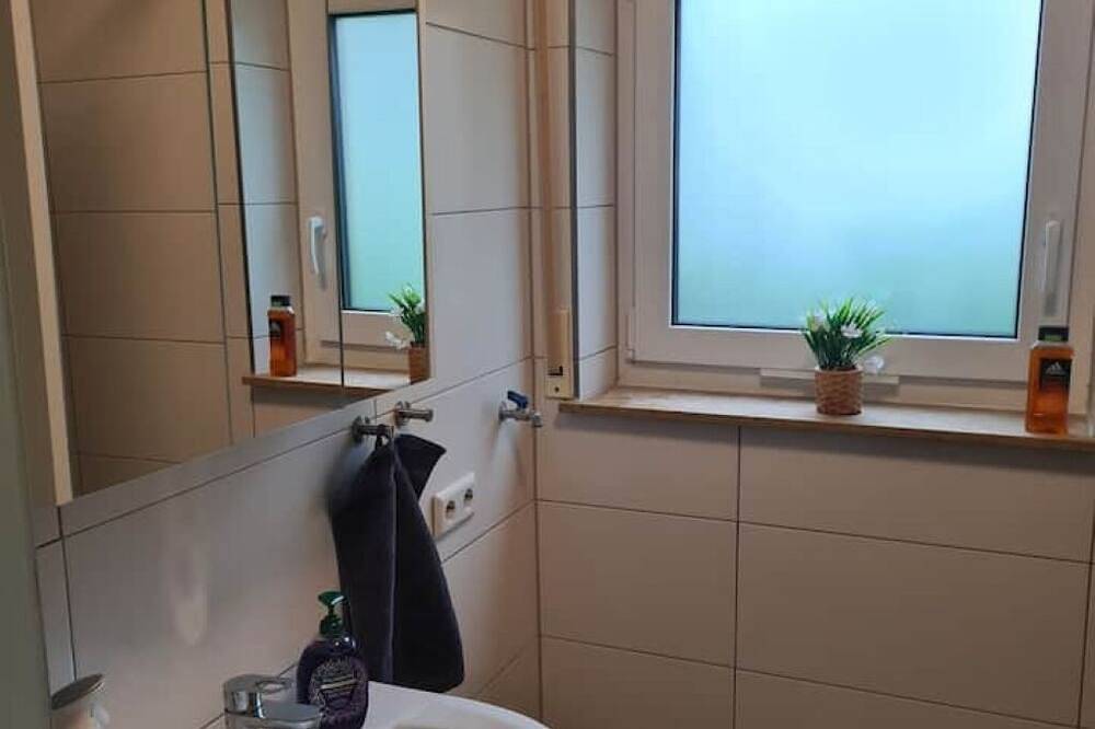 Ganze Wohnung, Wellandhome – Business-Apartment – 4 Einzelbetten in Aalen, Ostalbkreis