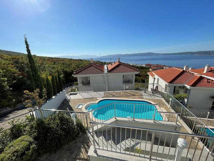 Ferienwohnung für 6 Personen, mit Pool in Crikvenica