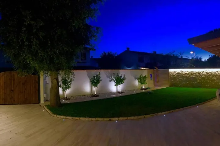 Casa vacanza per 8 persone, con giardino e piscina - 1