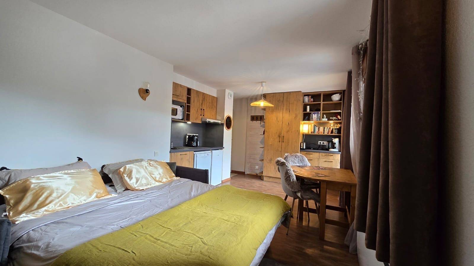 Studio entier, "12 Mn Megève Studio Comfort" avec vue sur les montagnes. in Flumet, Région d'Albertville