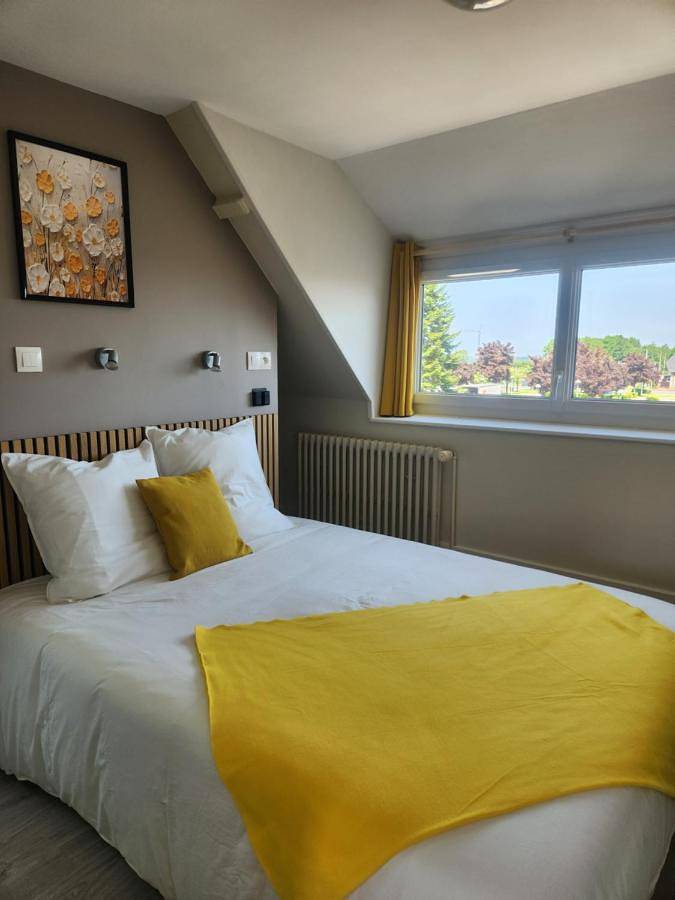 Le Croc'N Bar chambre jaune in Saint-Nicolas-d'Aliermont, Région de Dieppe