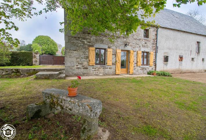 Gîte pour 8 personnes, avec Terrasse ainsi que Jardin et Vue