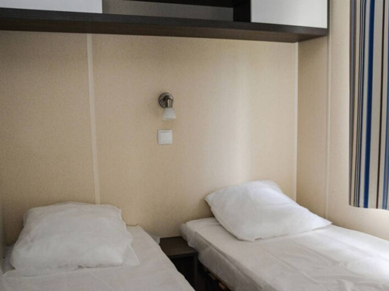 Comfortable mobile home with terrace - 6 guests in Lattes, Côte d'Améthyste