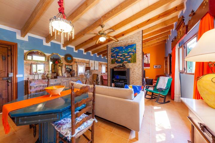 A rural idyll with communal pool – Casa Acuario in Llucmajor, South Majorca