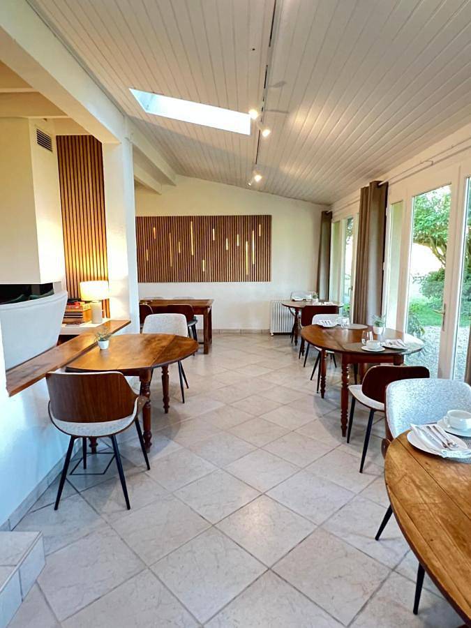 Chambre d’hôte pour 3 personnes, avec piscine ainsi que vue et jardin à Saint-Émilion - 3