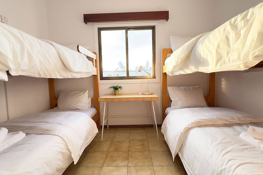 Ganze Wohnung, Cozy 2-bedroom apartment walking dinstance to beach in Πύλα, Larnaca Bezirk