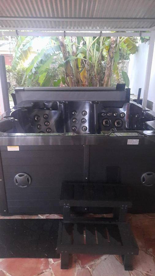 Location de vacances pour 8 personnes, avec jardin et jacuzzi à Le Lamentin - 3