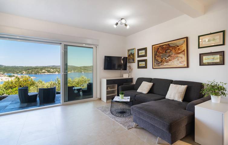 Gemütliche Ferienwohnung mit Meerblick, Terrasse, WLAN und Parkplatz in Necujam in Necujam, Solta