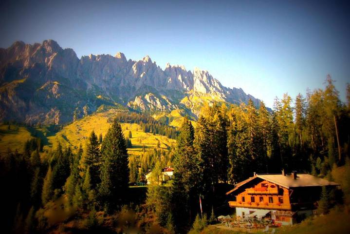 Ferienwohnung für 2 Personen, mit Terrasse und Garten sowie Ausblick in Mühlbach am Hochkönig