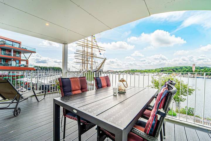 Ferienwohnung für 4 Personen, mit Balkon und Sauna sowie Whirlpool, mit Haustier in Priwall