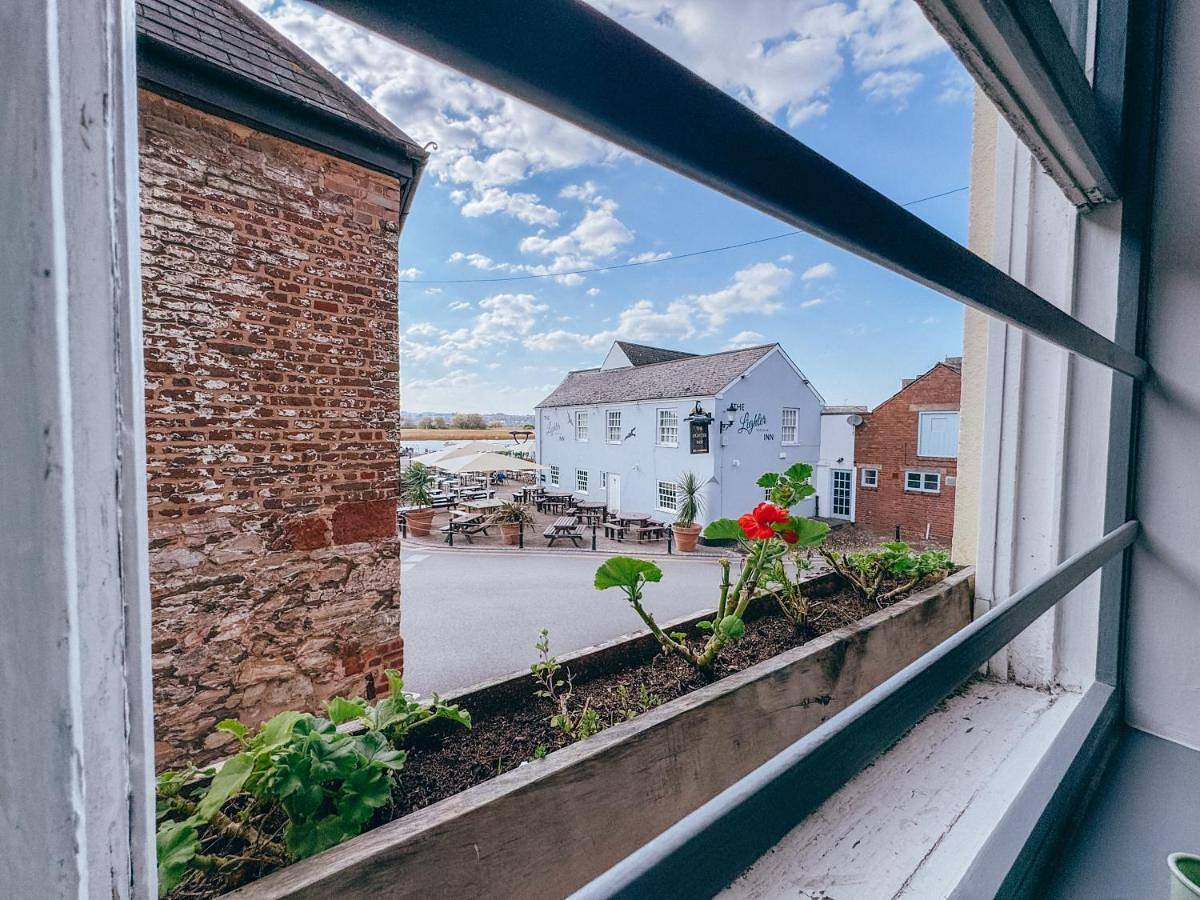 Entire apartment, Route 2 Apartments in Topsham, Devon
