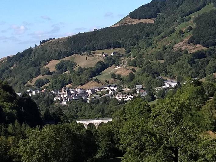 Location de vacances pour 7 personnes, avec balcon et vue à Thiézac - 4