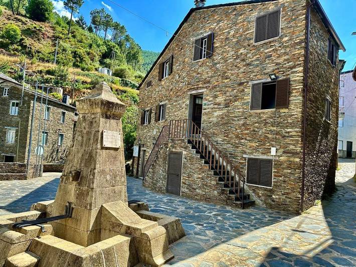 Location de vacances pour 9 personnes, avec piscine et vue, animaux acceptés dans Piódão - 2
