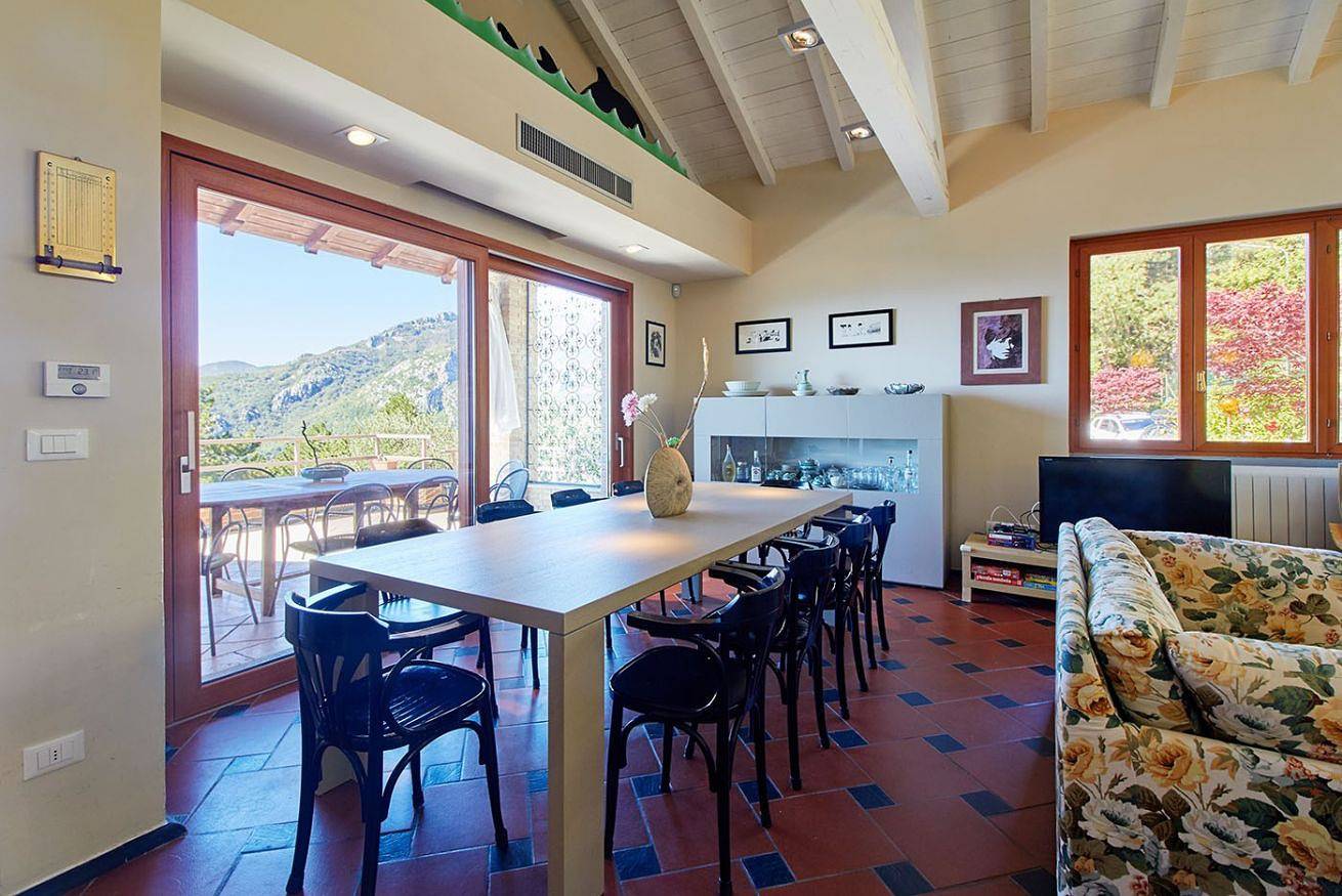 Entire apartment, Villa Pina in Magliolo, Ligurian Alps