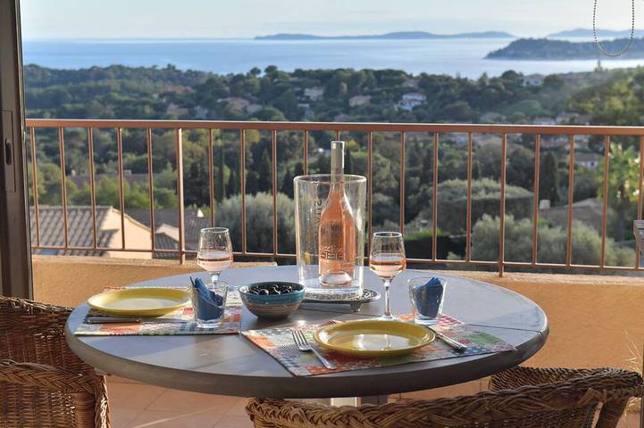 Ferienwohnung für 4 Personen, mit Pool und Balkon in La Croix-Valmer