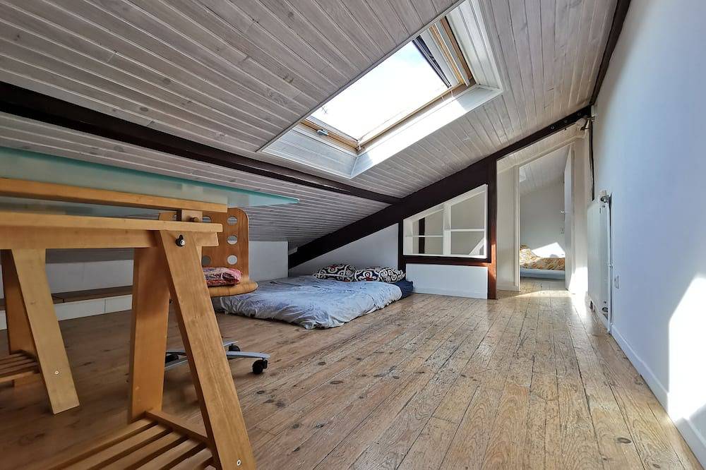 Entire apartment, Grand Duplex Calme et Lumineux - à 2 pas de Paris et Disney in Neuilly-Plaisance, Seine-Saint-Denis