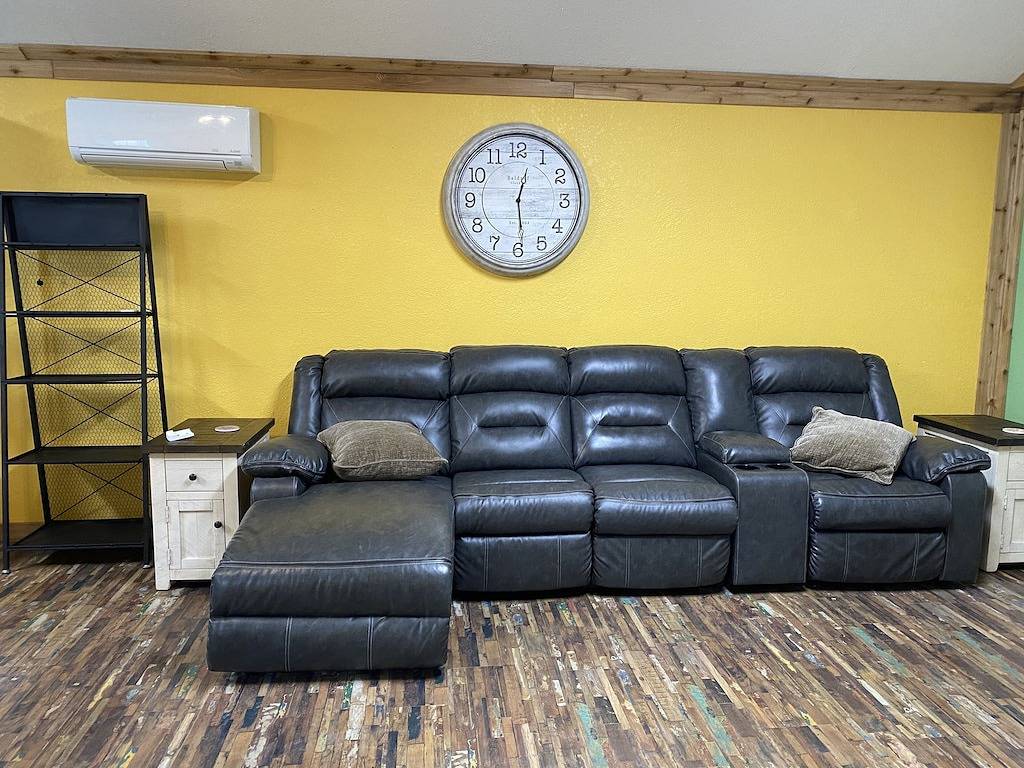 Rustic one bedroom cabin on South Toledo Bend. Pets welcome. in Toledo Bend Reservoir