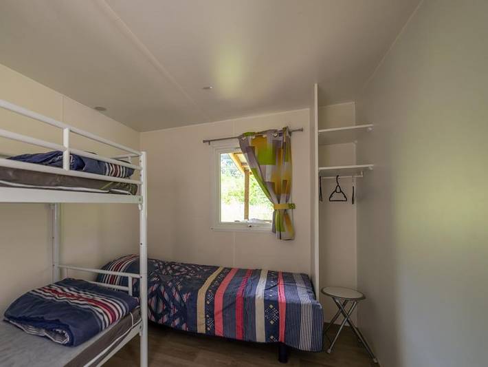 Camping Le Barutel - Mobilheim 5 personen - Mobilheim Samedi 2 Zimmer + überdachte Terrasse in Meyras, Parc naturel régional des Monts d'Ardèche