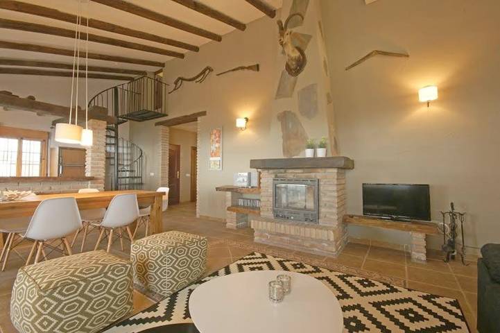 Chalet para 6 personas, con vistas además de piscina y jardín en Axarquía - 4